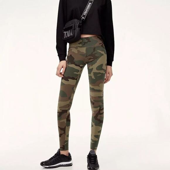 TNA Sportswear Equator Camo Print Hold-it Atmosphere Hi-Rise Leggings Size Large - Picture 1 of 5